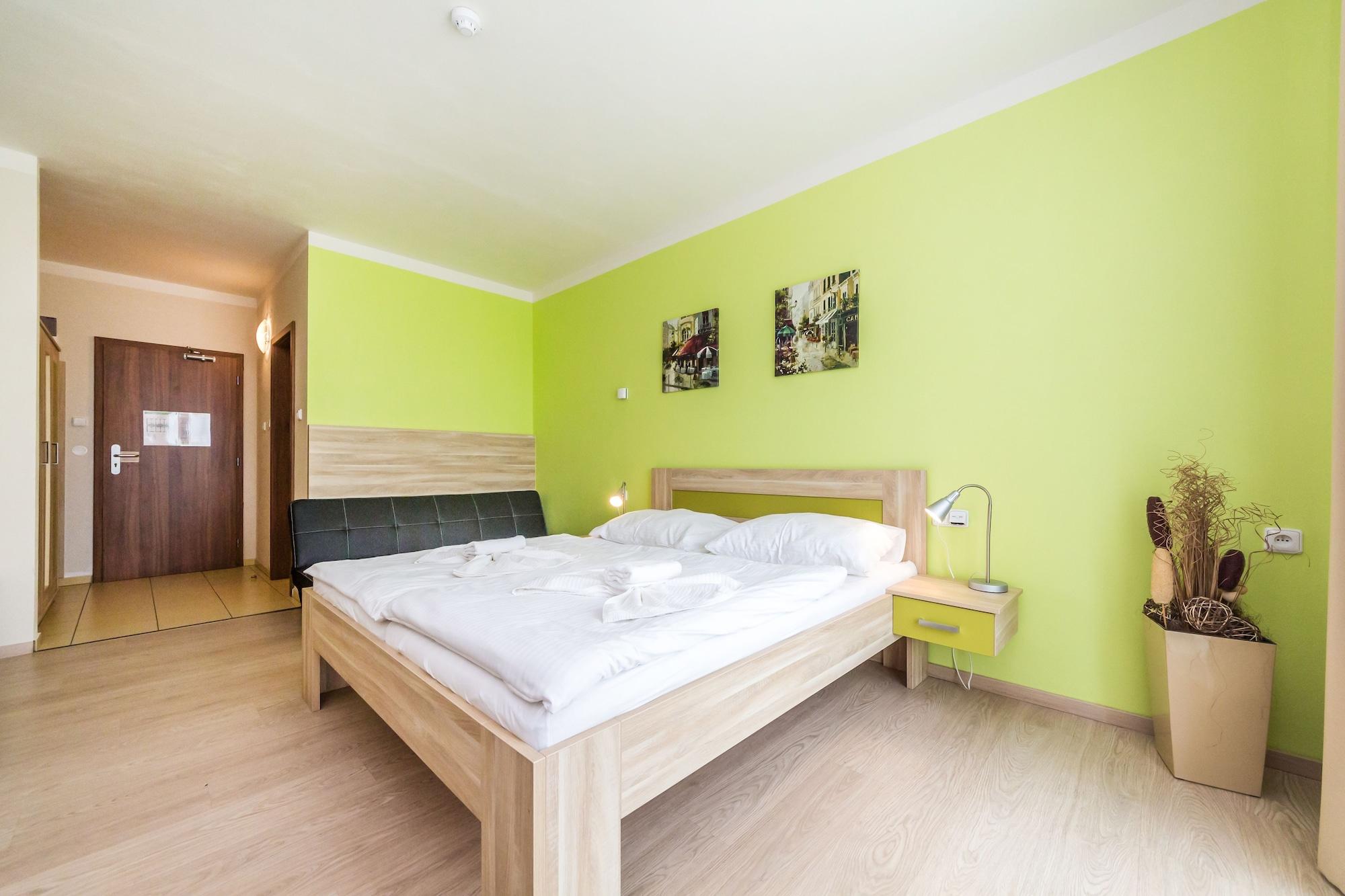 Nad Kralovnou Hotel & Restaurant Prag Dış mekan fotoğraf