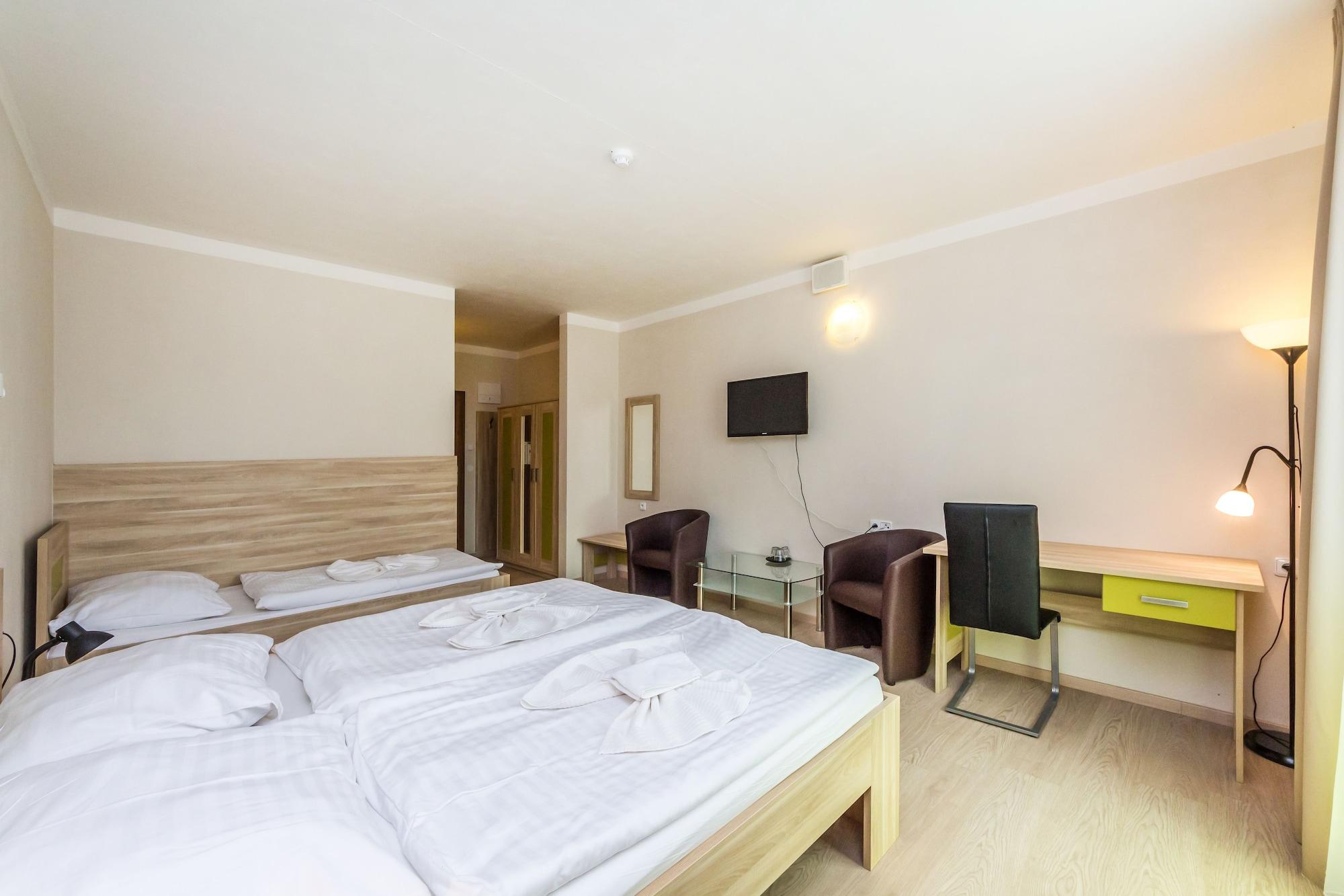 Nad Kralovnou Hotel & Restaurant Prag Dış mekan fotoğraf