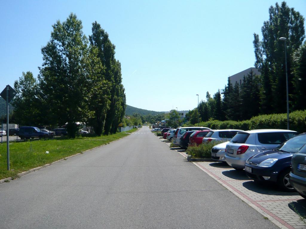 Nad Kralovnou Hotel & Restaurant Prag Dış mekan fotoğraf