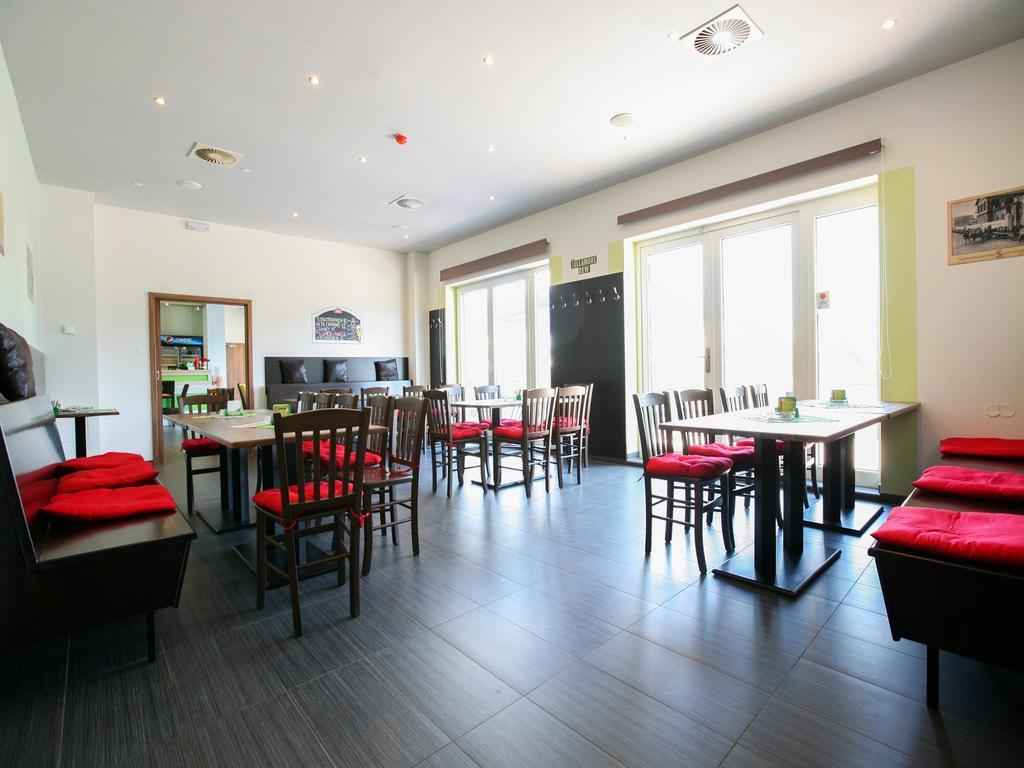 Nad Kralovnou Hotel & Restaurant Prag Oda fotoğraf