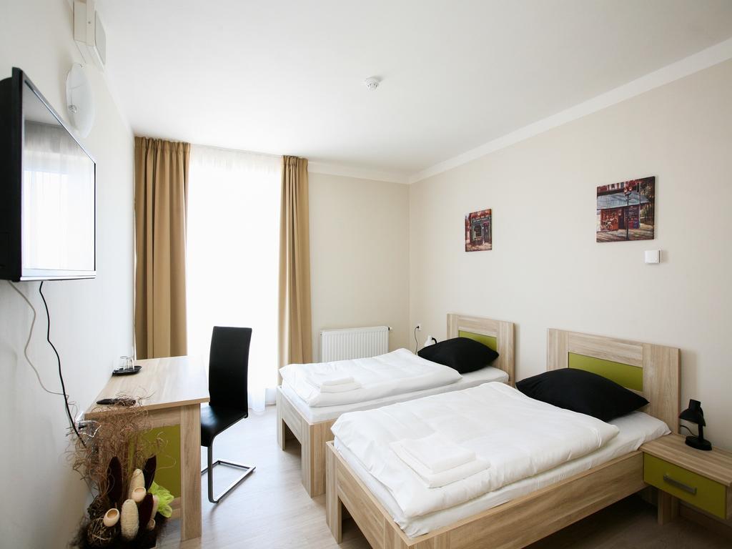 Nad Kralovnou Hotel & Restaurant Prag Oda fotoğraf