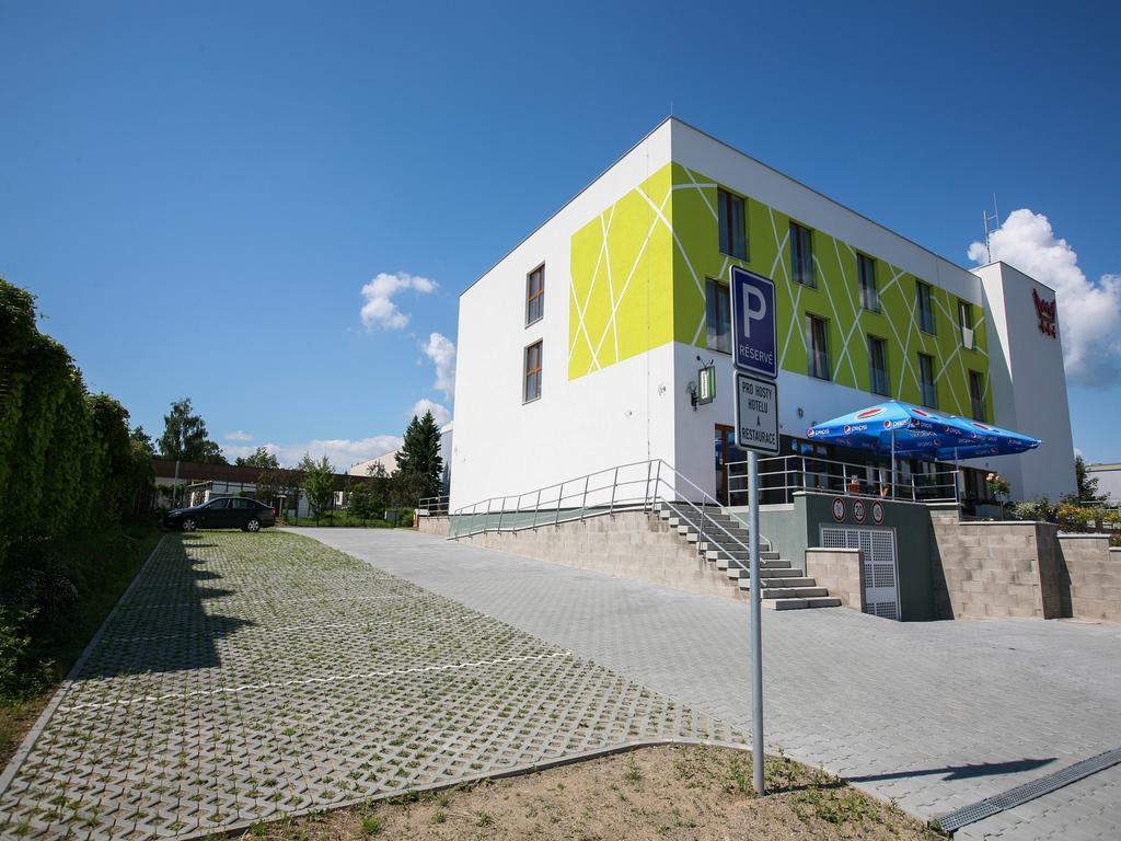 Nad Kralovnou Hotel & Restaurant Prag Dış mekan fotoğraf