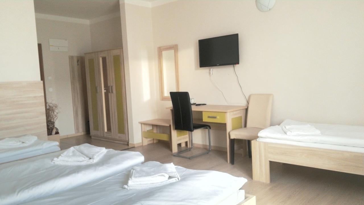 Nad Kralovnou Hotel & Restaurant Prag Dış mekan fotoğraf
