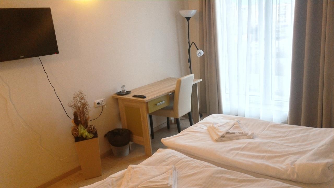 Nad Kralovnou Hotel & Restaurant Prag Dış mekan fotoğraf