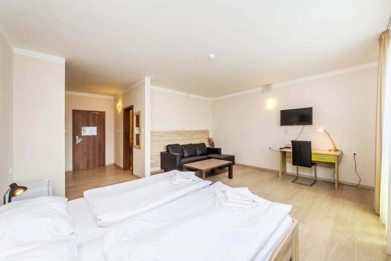 Nad Kralovnou Hotel & Restaurant Prag Dış mekan fotoğraf