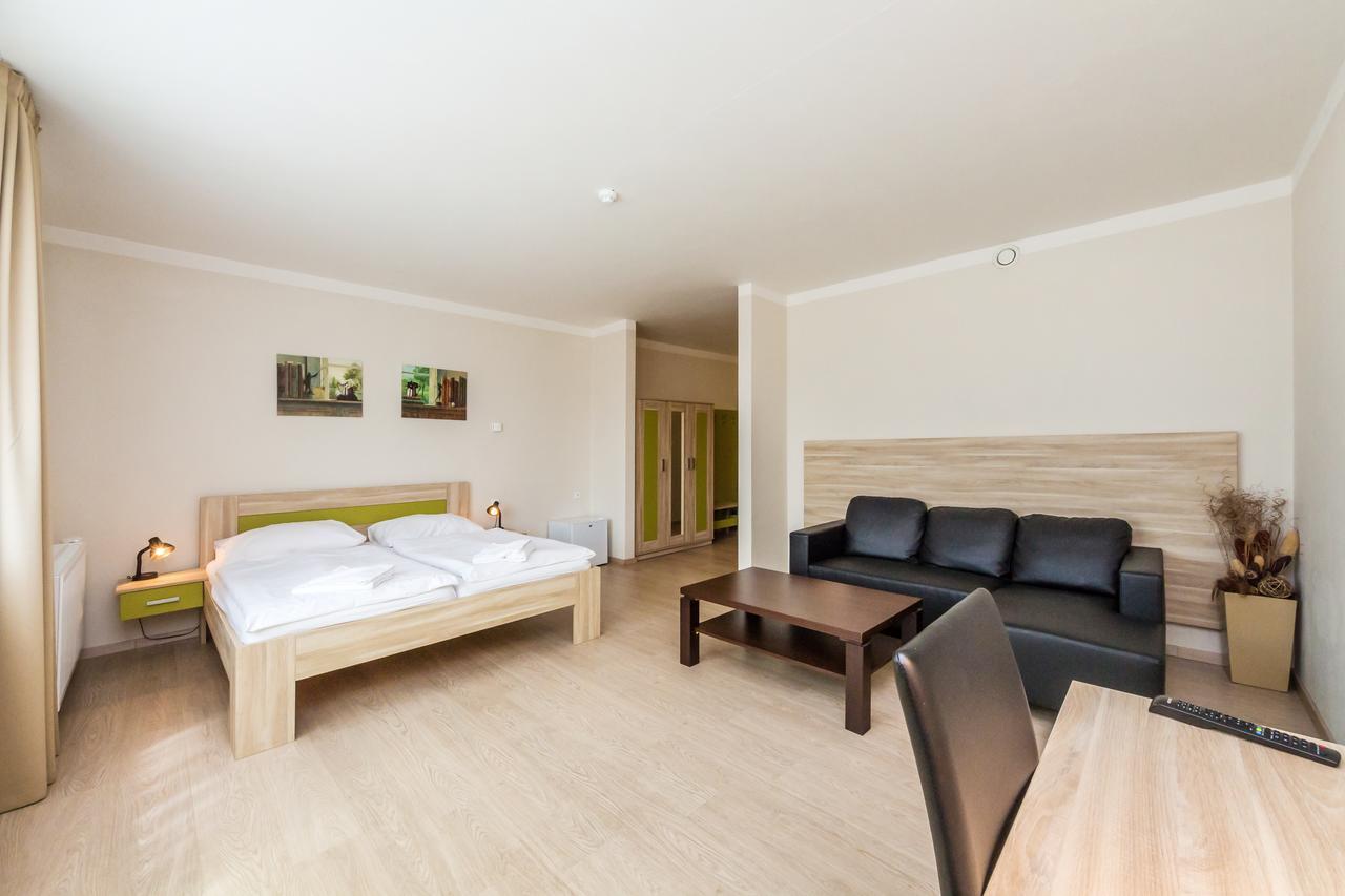 Nad Kralovnou Hotel & Restaurant Prag Dış mekan fotoğraf